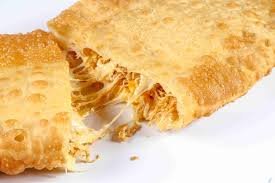 Pastel Frango e Queijo